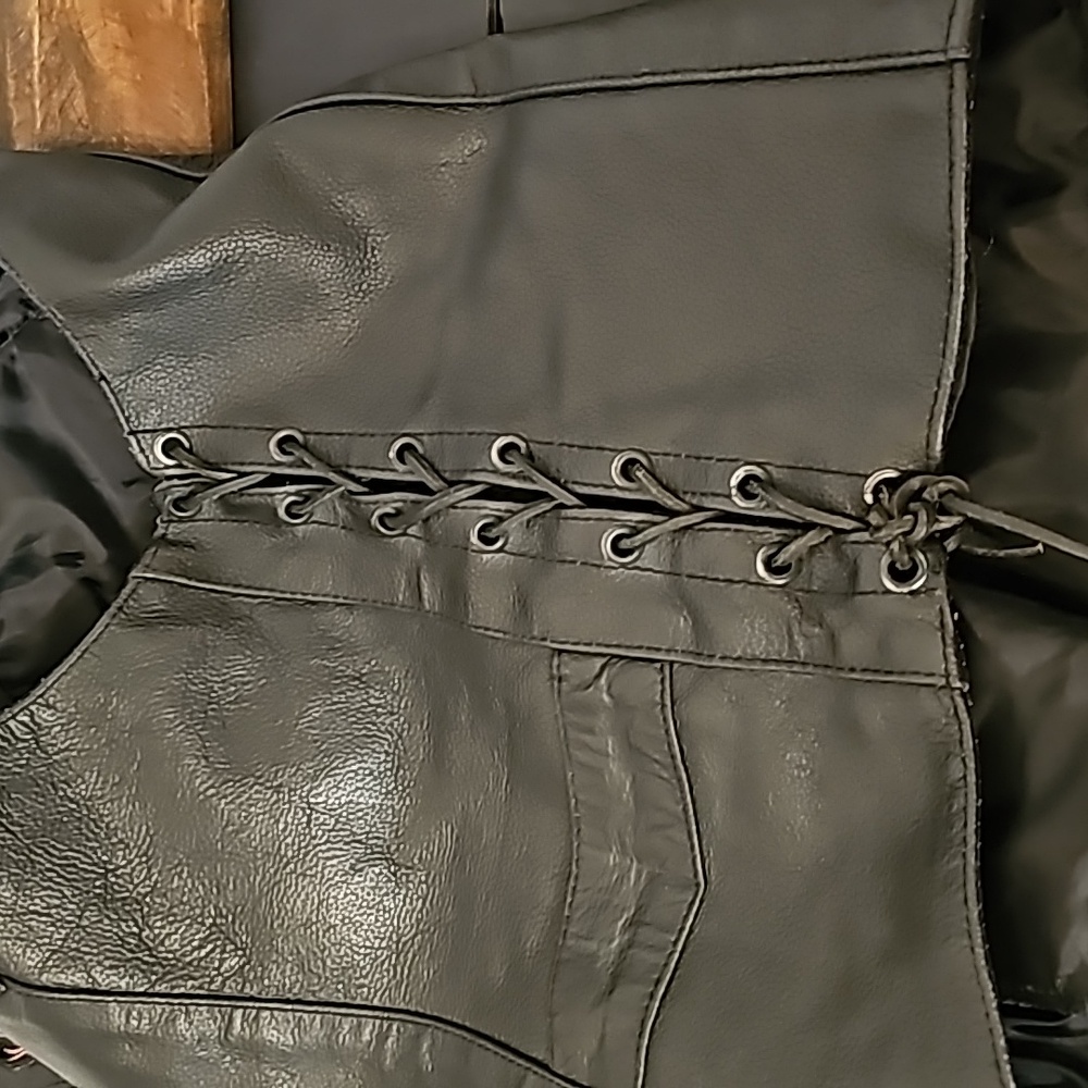 Leather Vulcan Riders Vest - Picture 6 of 6